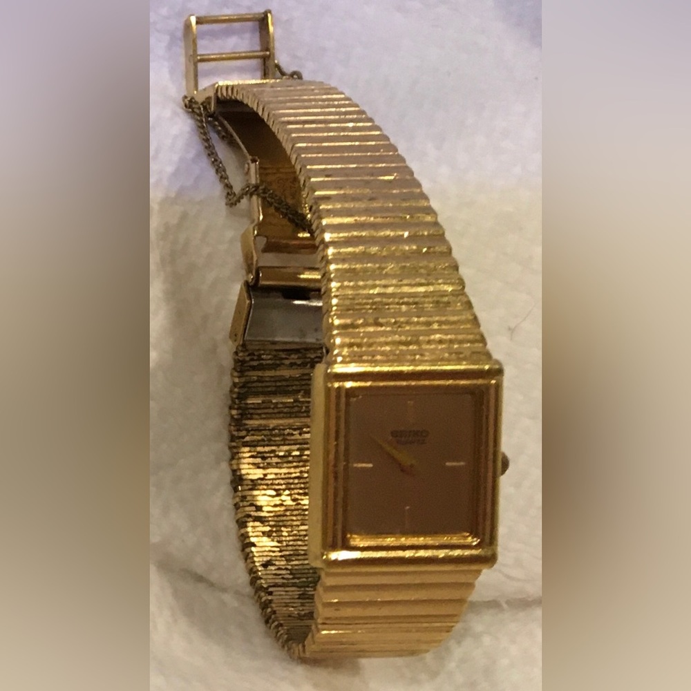 Vintage Seiko Quartz Tank Watch